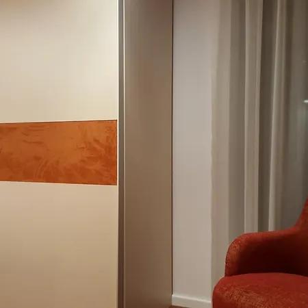 Luxury Apartment *